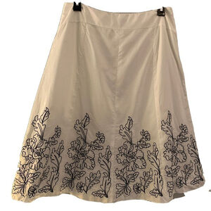 nine west women skirts white a-line below knee black embrodiery size 4